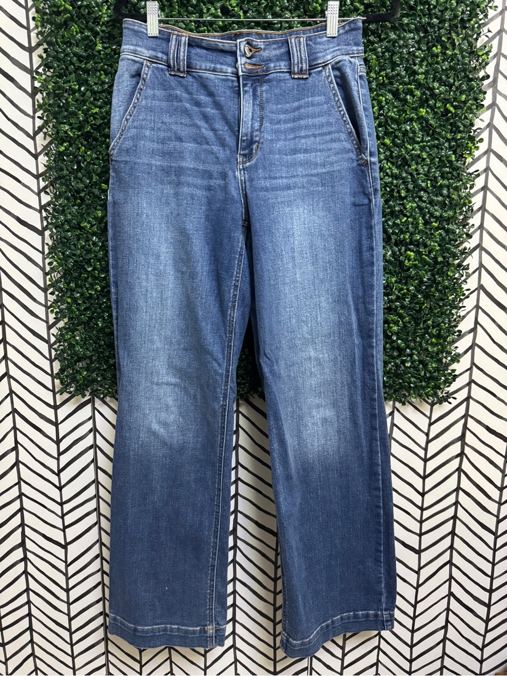 Judy Blue Straight-Leg Womens Jeans in Medium Blue Wash 9/29